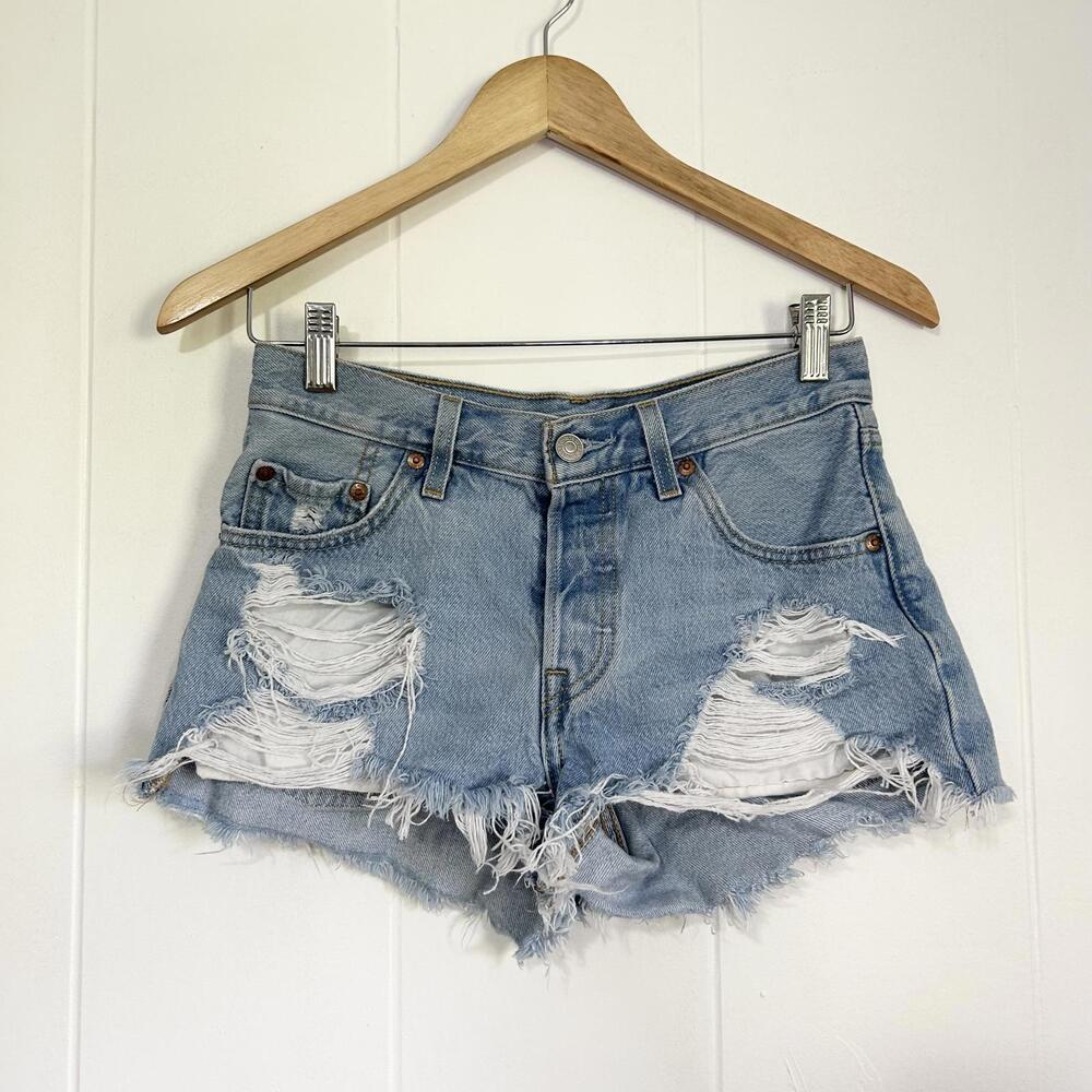 Levi’s Capital "E" Light Wash Buttonfly Distressed Denim Shorts Women’s 27 Waist